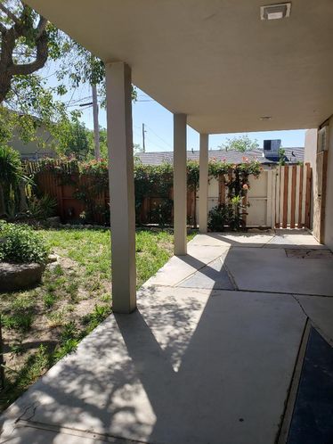 1321 Paradise Ln, Los Banos, CA 93635